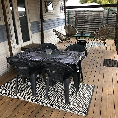 Mobilhome A Frejus A 15 Minute De La Mer Sur Terrain Independant エクステリア 写真
