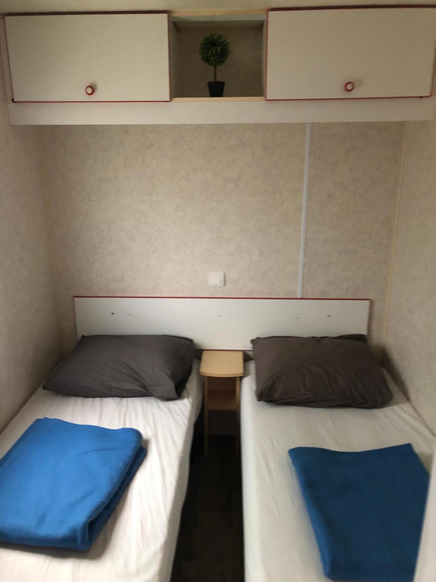 Mobilhome A Frejus A 15 Minute De La Mer Sur Terrain Independant エクステリア 写真