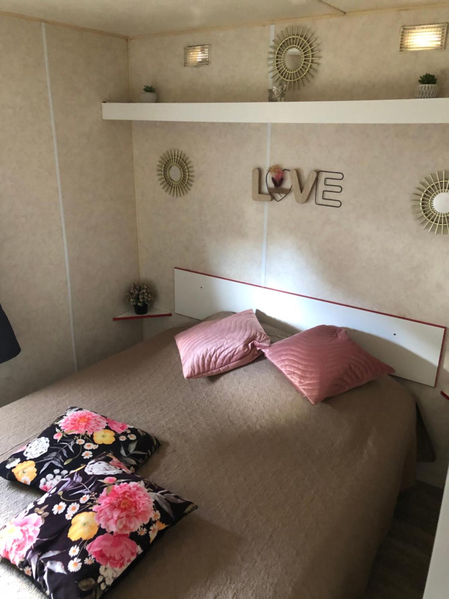 Mobilhome A Frejus A 15 Minute De La Mer Sur Terrain Independant エクステリア 写真