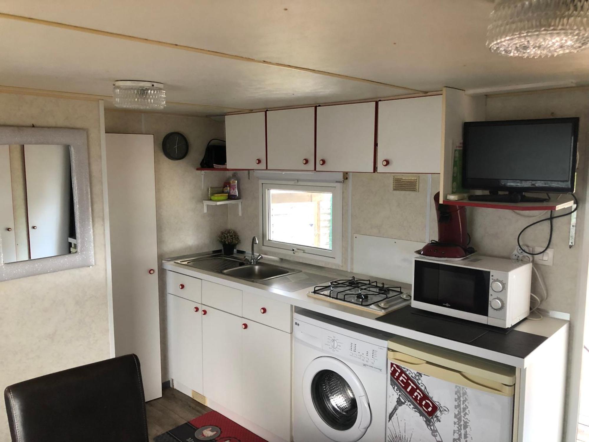 Mobilhome A Frejus A 15 Minute De La Mer Sur Terrain Independant エクステリア 写真
