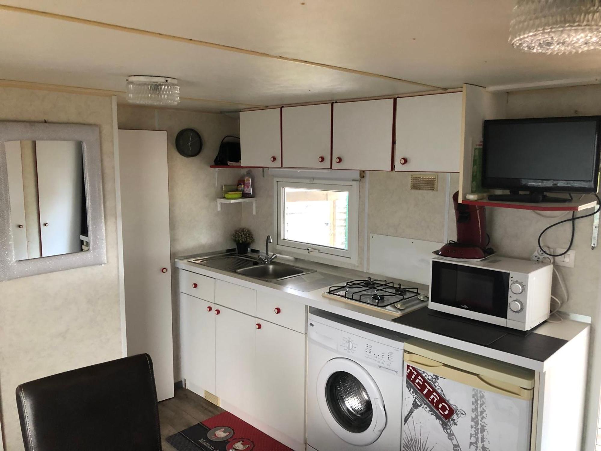 Mobilhome A Frejus A 15 Minute De La Mer Sur Terrain Independant エクステリア 写真